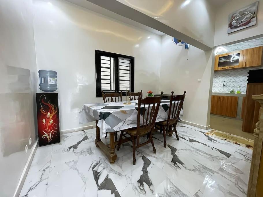 Villa Adja Nafy A Saly Gandigal Luaran gambar